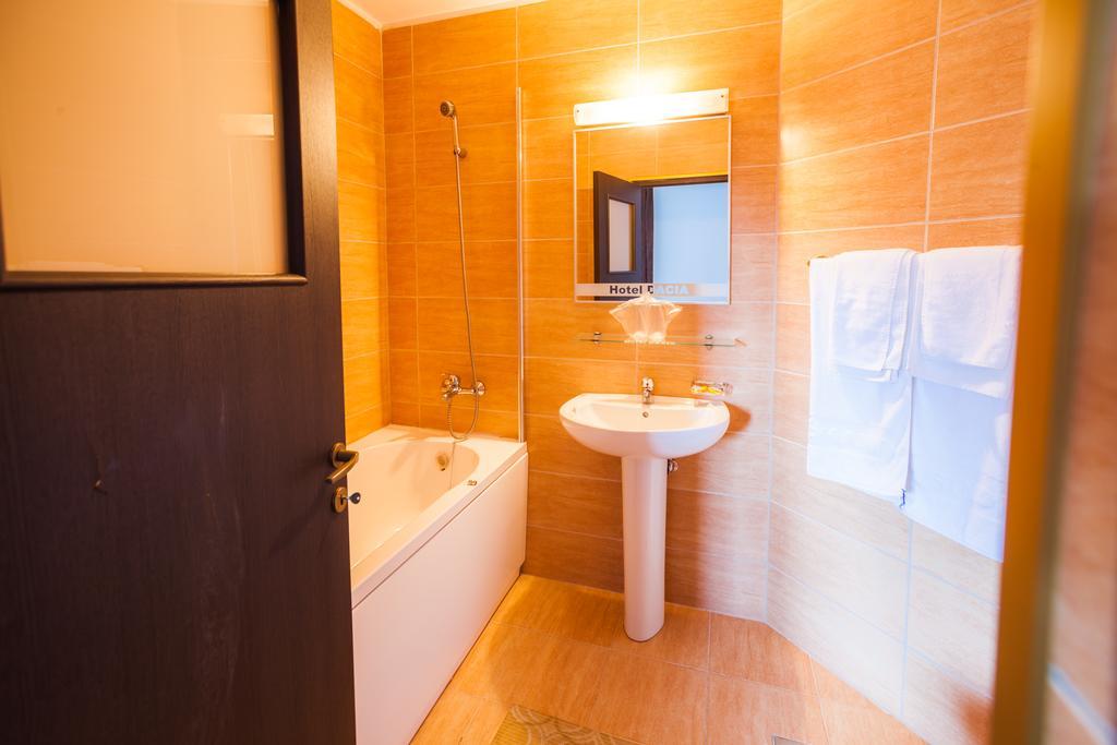 Hotel Dacia Băile Herculane Exterior foto